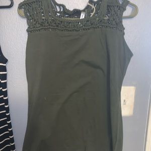 Sleeveless green detail top